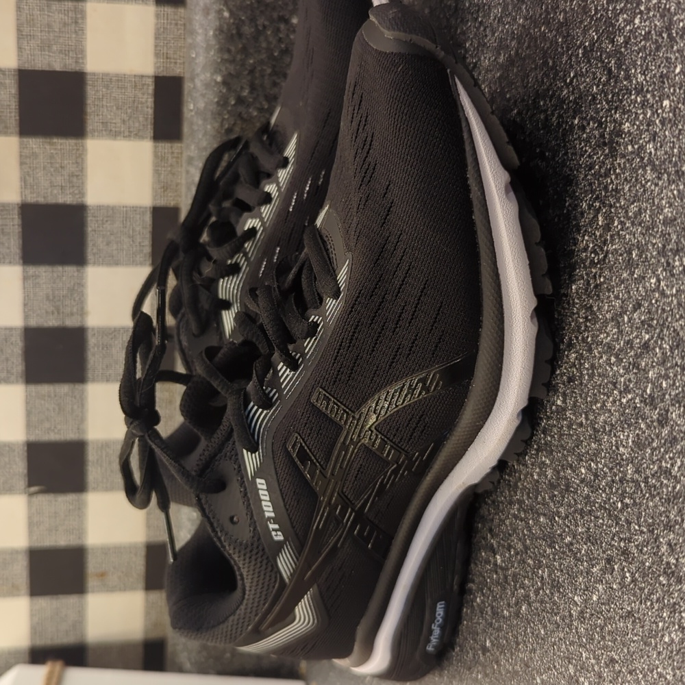 ASICS GT-1000 flytefoam women's running shoes Size 6